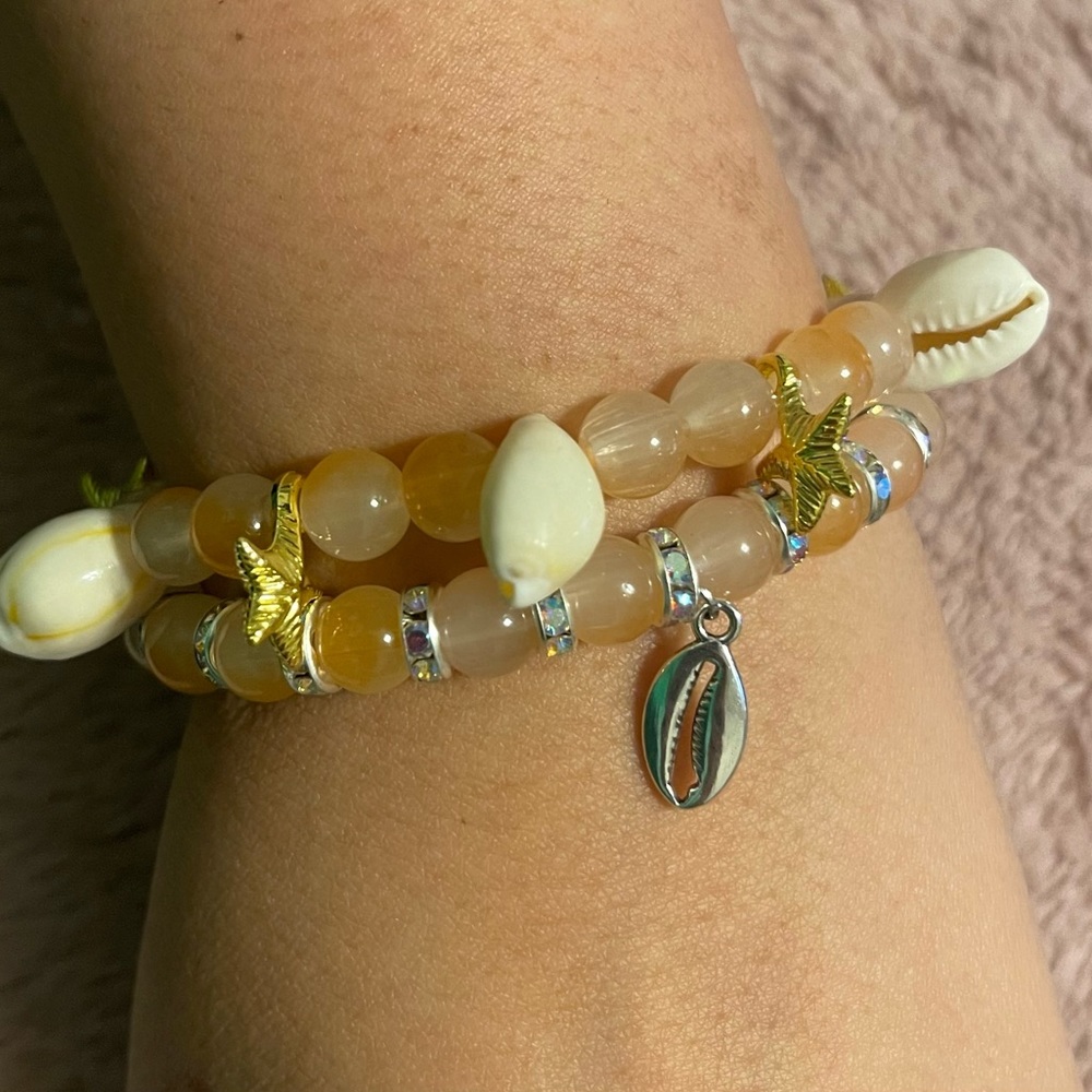 Summer shell 2 pc bracelets